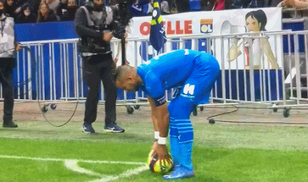 喜忧参半，纽卡欧冠排第6，英超仅领先降级区2分（喜忧交织：纽卡欧冠第6，英超距降级区仅2分）