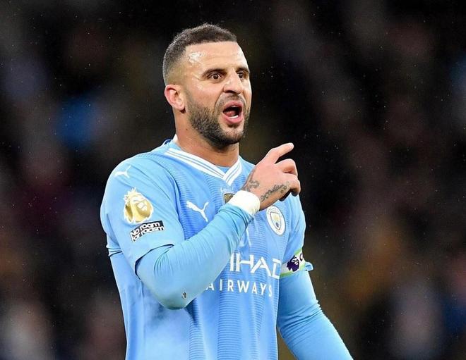 阿森纳再一次在圣诞节领跑积分榜，能否顺利夺冠？（阿森纳圣诞再登榜首，这次能最终捧杯吗？）