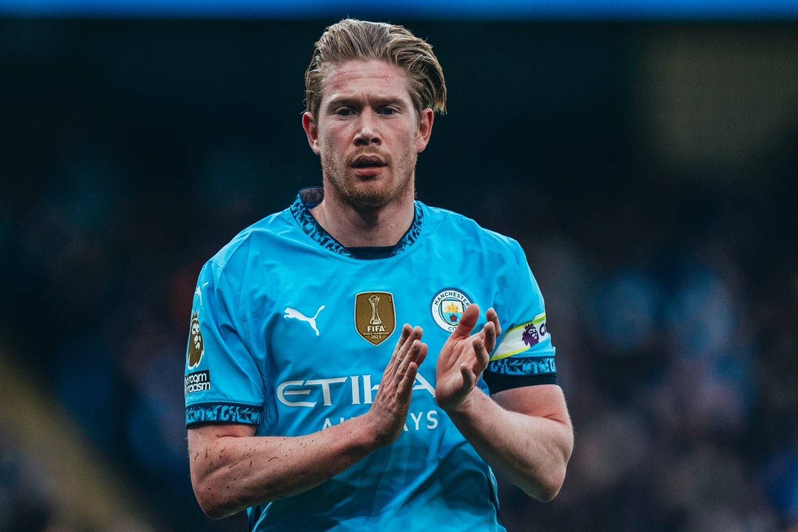 姆巴佩：于帕在本赛季属于世界最佳后卫，受到关注是很正常的（姆巴佩：于帕本赛季跻身世界顶级后卫，备受关注并不意外）