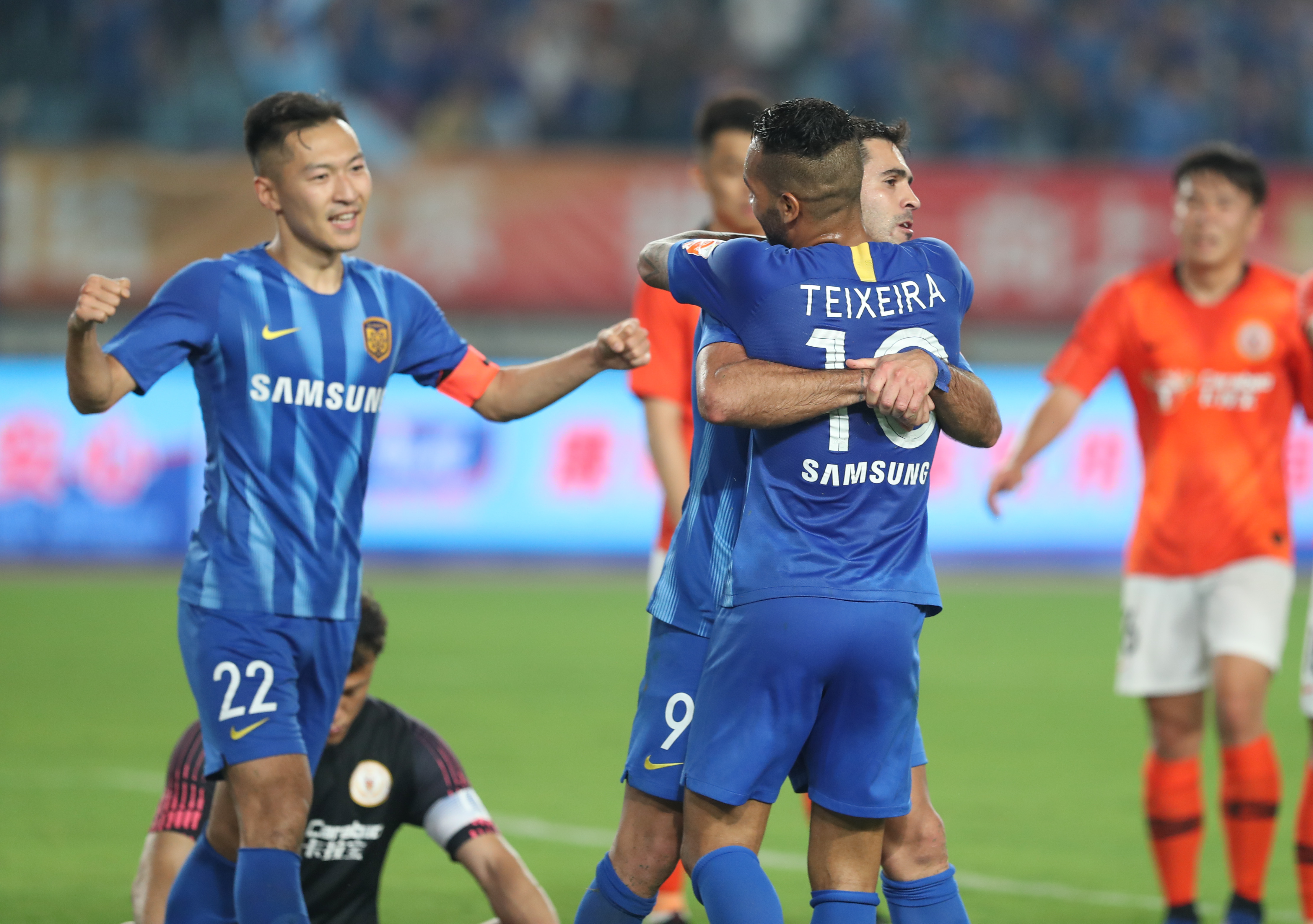 曼城德布劳内助攻斯特林破门（德布劳内妙传 斯特林为曼城破门）