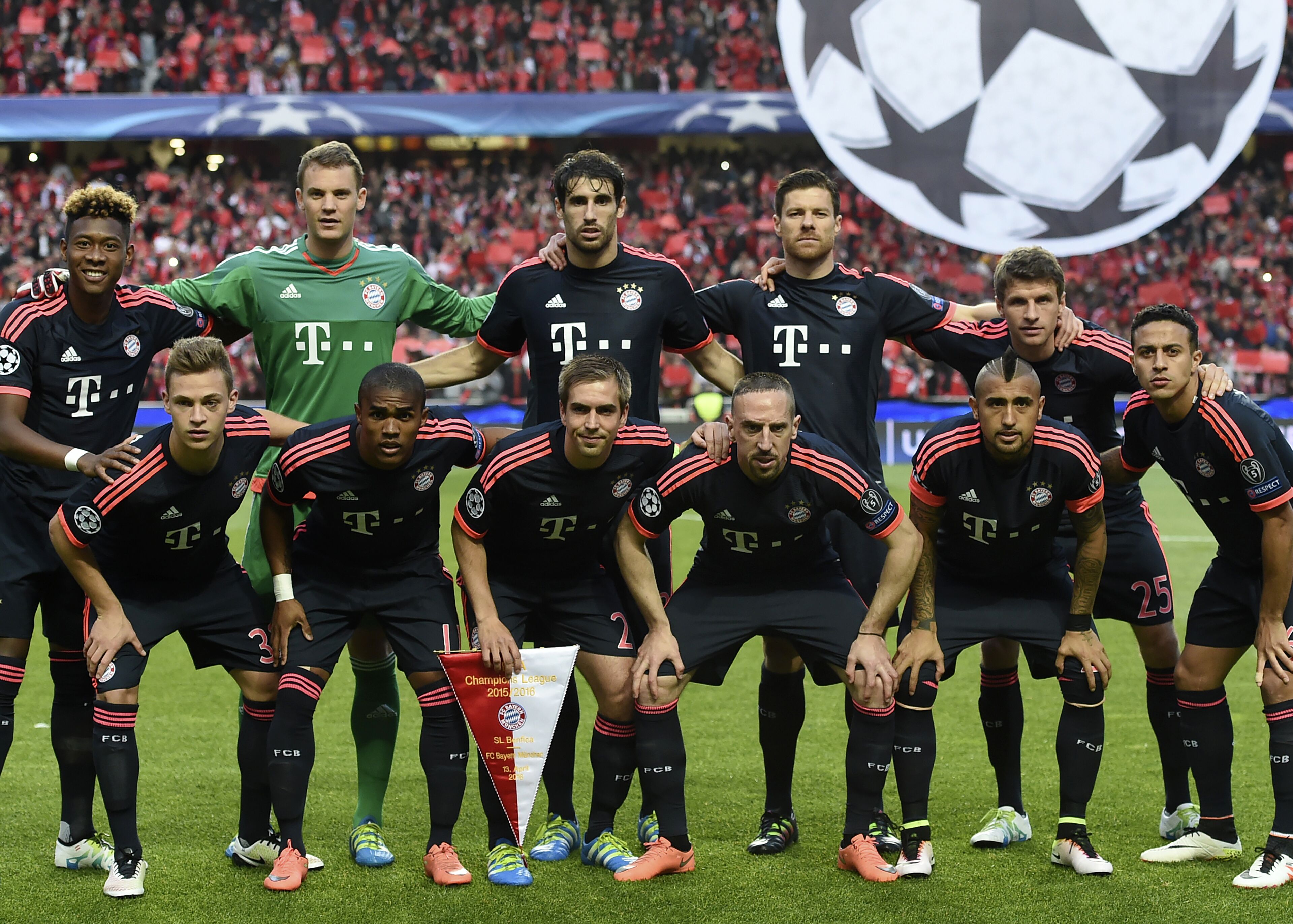 世界杯预热海报里没有C罗遭质疑，FIFA删除原海报改“怀旧”（预热海报未见C罗惹质疑，FIFA删原图改发怀旧版）